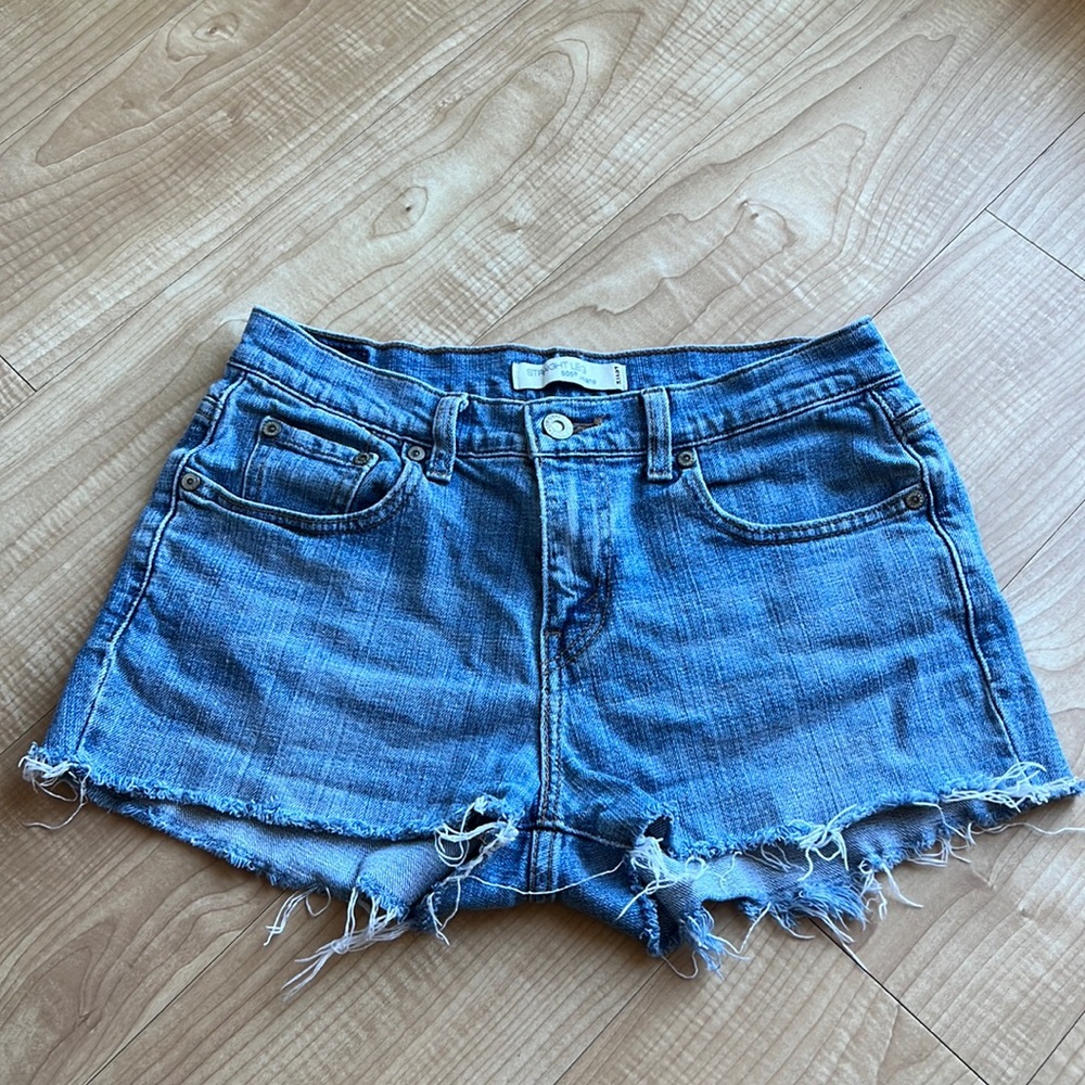 Vintage Levi’s - Jean Shorts fits size 24